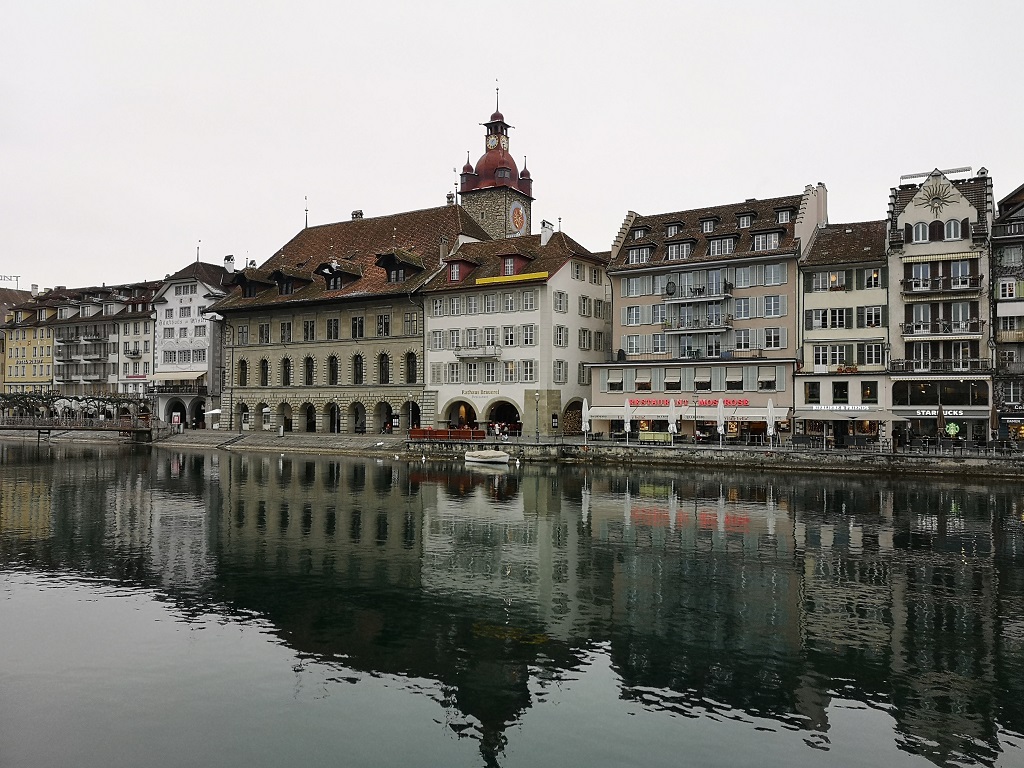 Vue depuis le pont de Lucerne, Maire